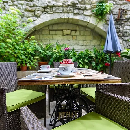 Apartment Studio Terrace Borgoforte Trogir