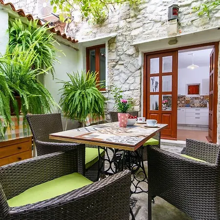 Apartment Studio Terrace Borgoforte